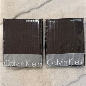 Calvin Klein Standard Shams, Jagged Edge Azuki. Set of 2 New in Bag.